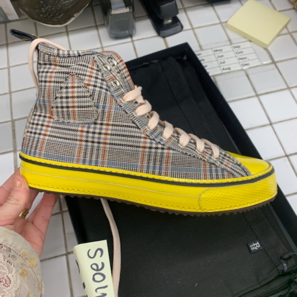 Nib $1135 R13 high tops